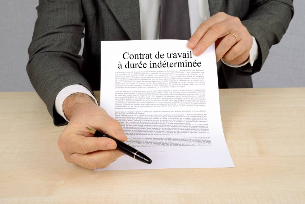 Depuis mai 2025, le contrat CDI est devenu obligatoire pour les relations de travail en Tunisie.