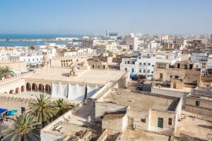 Vue aérienne de la ville de Medina, Tunisie: comme faire votre changement d’Adresse